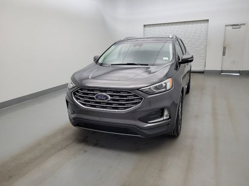 Used 2019 Ford Edge Titanium w/ Cold Weather Package AWD/4WD image 15