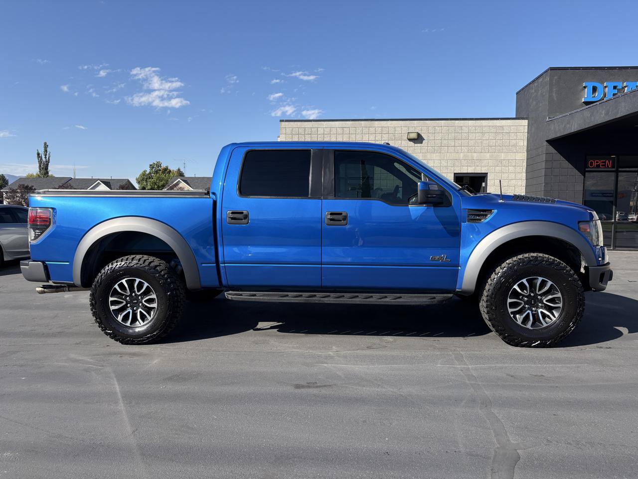 Used 2014 Ford F150 Raptor w/ Equipment Group 801A Luxury AWD/4WD image 4