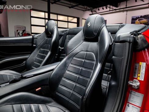 Used 2015 Ferrari California T image 73