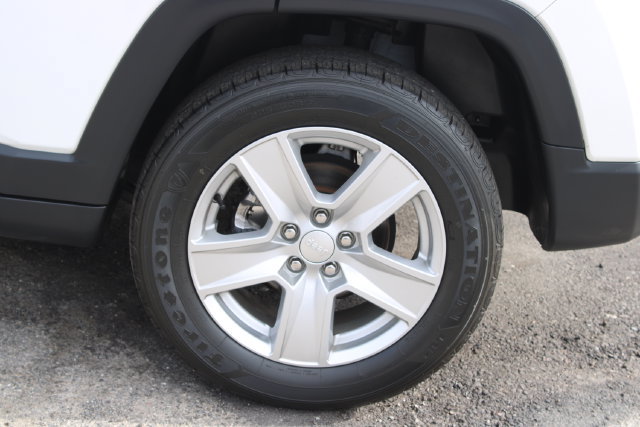 Used 2022 Jeep Compass Latitude w/ Convenience Group AWD/4WD image 9