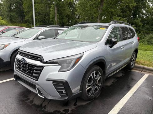 Used 2024 Subaru Ascent Touring w/ Popular Package #2 AWD/4WD image 3