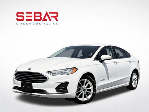 Used 2019 Ford Fusion SE FWD image 1
