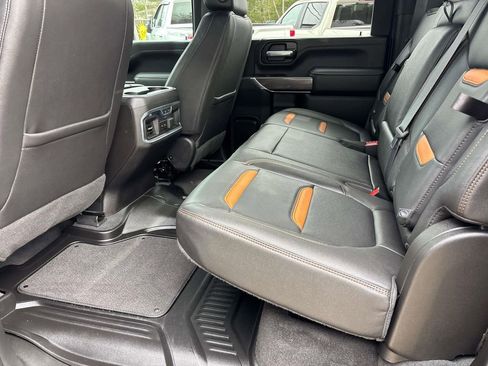 Used 2022 GMC Sierra 2500 AT4 w/ Snow Plow Prep/Camper Package image 9