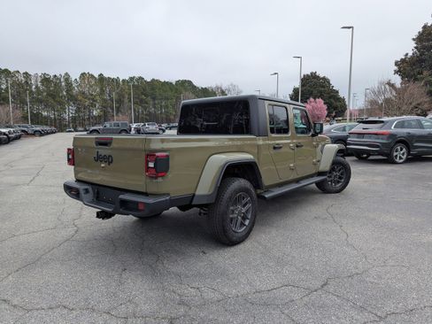 Certified 2025 Jeep Gladiator Sport image 5