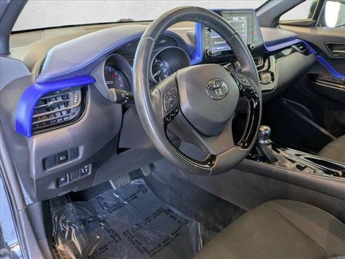 Used 2021 Toyota C-HR XLE FWD image 10