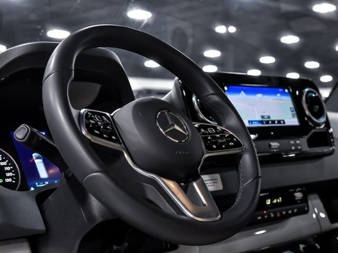 Used 2022 Mercedes-Benz Sprinter 3500 image 16