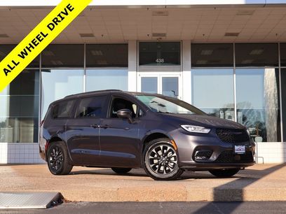 Used 2022 Chrysler Pacifica Touring-L w/ S Appearance Package