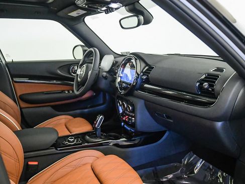 Used 2024 MINI Cooper Clubman S w/ Signature Upholstery Package FWD image 16