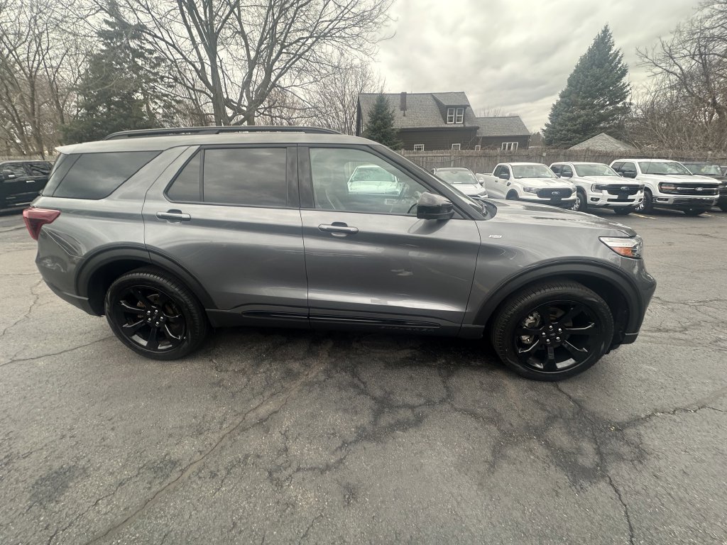 Used 2023 Ford Explorer ST-Line w/ Class IV Trailer Tow Package AWD/4WD image 4