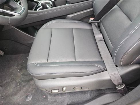 New 2026 Chevrolet Traverse LT w/ Driver Confidence Package image 4