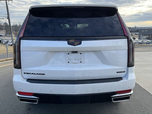 Used 2021 Cadillac Escalade Premium Luxury image 8