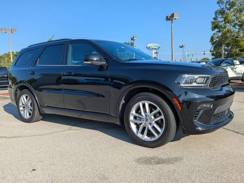 Used 2023 Dodge Durango GT image 2
