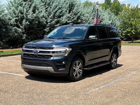 Used 2022 Ford Expedition XLT RWD image 27