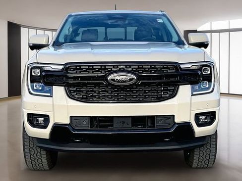 Used 2025 Ford Ranger Lariat w/ Black Appearance Package image 2