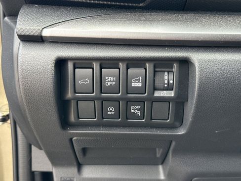 Used 2024 Subaru Forester Premium AWD/4WD image 17