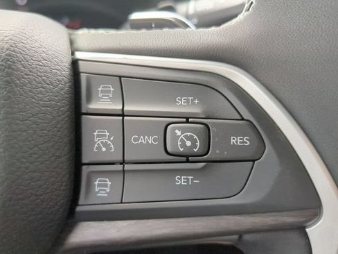 Used 2023 Jeep Grand Cherokee L Limited w/ Luxury Tech Group II AWD/4WD image 26