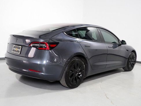 Used 2018 Tesla Model 3 Mid Range image 7