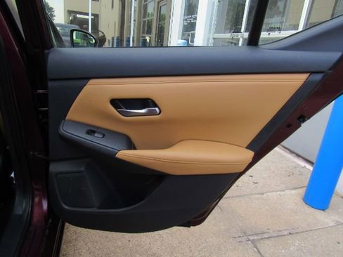 Used 2022 Nissan Sentra SV w/ SV Premium Package image 22