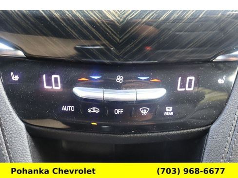 Used 2022 Cadillac XT6 Premium Luxury AWD/4WD image 17