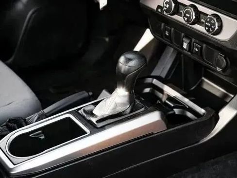 Used 2020 Toyota Tacoma SR5 image 34