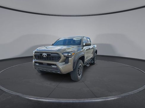 Used 2025 Toyota Tacoma TRD Off-Road image 4