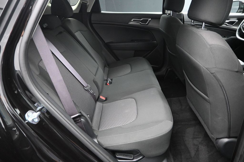 Certified 2026 Kia Sportage LX FWD image 33
