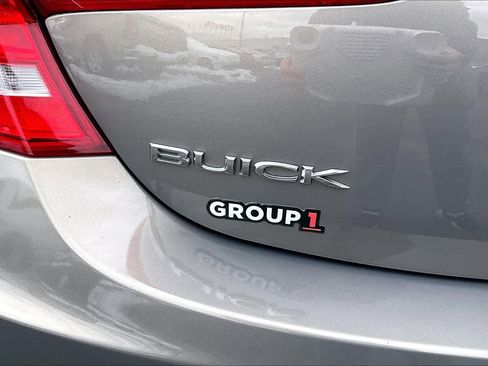 Used 2017 Buick LaCrosse Essence image 9