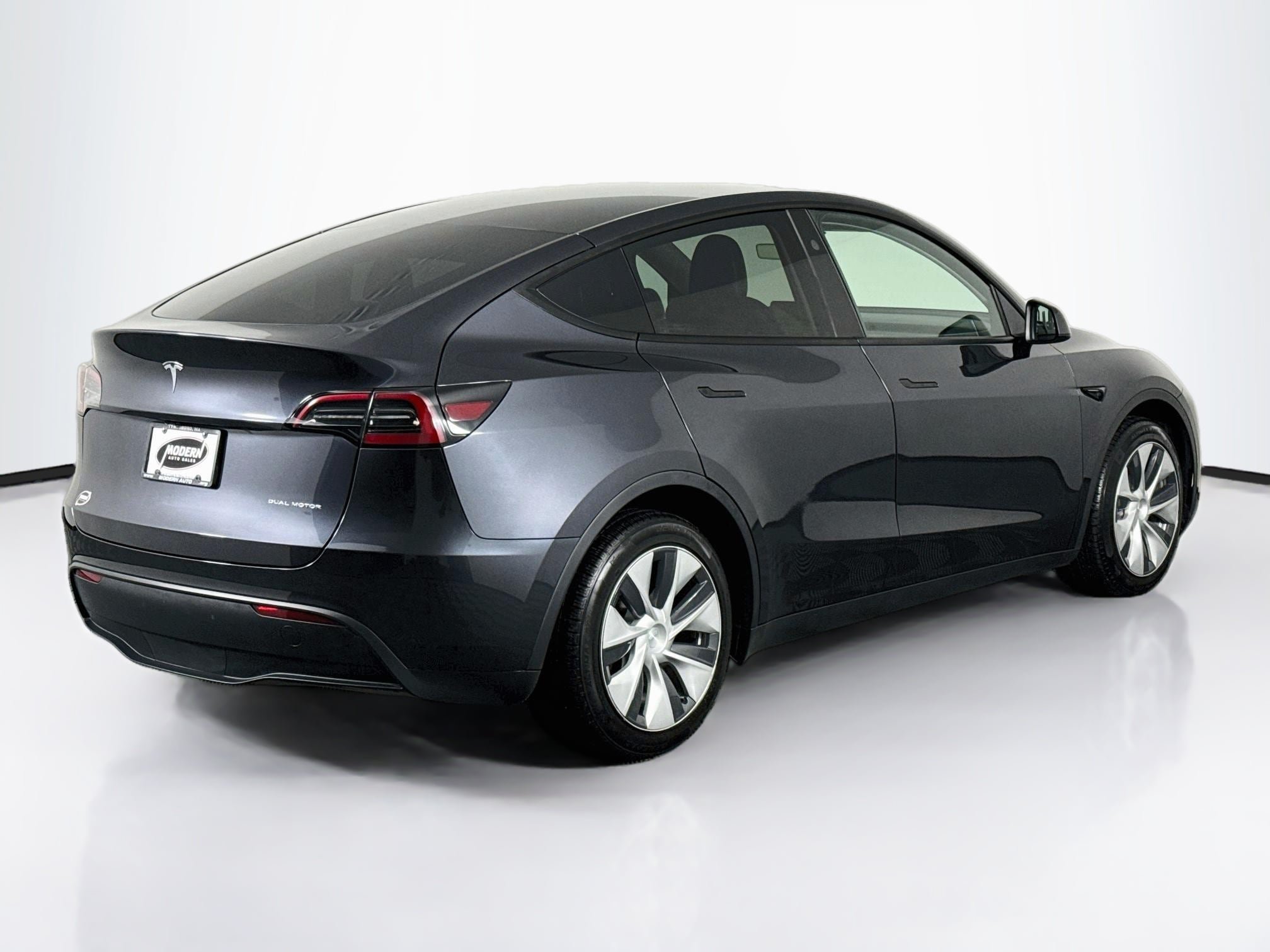 Used 2024 Tesla Model Y Long Range AWD/4WD image 15