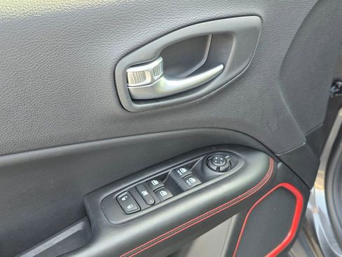 Used 2018 Jeep Compass Trailhawk w/ Navigation Group image 13