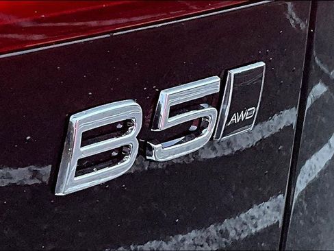 New 2026 Volvo V60 B5 Cross Country Ultra w/ Climate Package AWD/4WD image 9