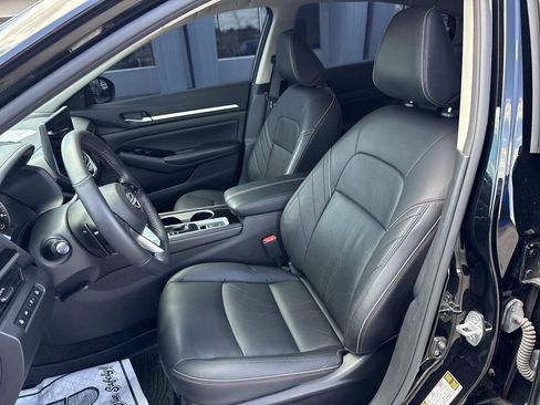 Used 2024 Nissan Altima 2.0 SR FWD image 21