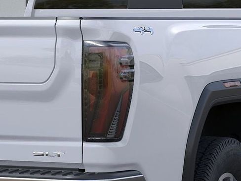 New 2026 GMC Sierra 3500 SLT w/ SLT Convenience Package AWD/4WD image 11