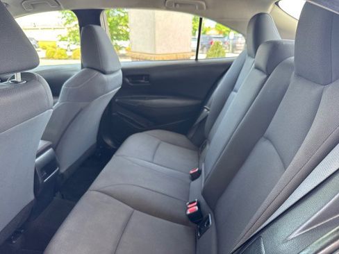 Used 2022 Toyota Corolla LE FWD image 7