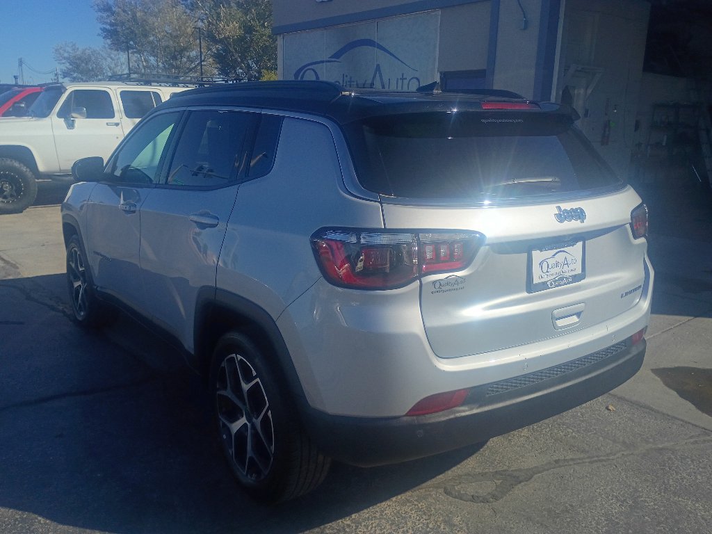 Used 2025 Jeep Compass Limited AWD/4WD image 8