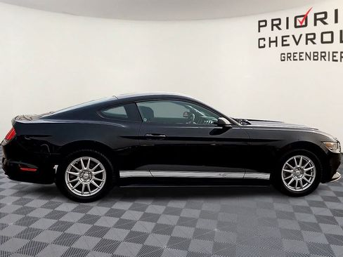 Used 2015 Ford Mustang Coupe RWD image 9