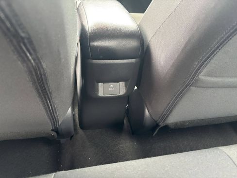 Used 2025 Nissan Versa SV FWD image 23