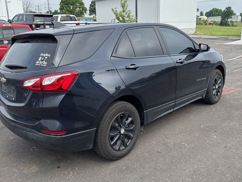Used 2021 Chevrolet Equinox LS w/ LS Convenience Package FWD image 3