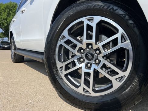 Certified 2025 Ford Expedition Active AWD/4WD image 11