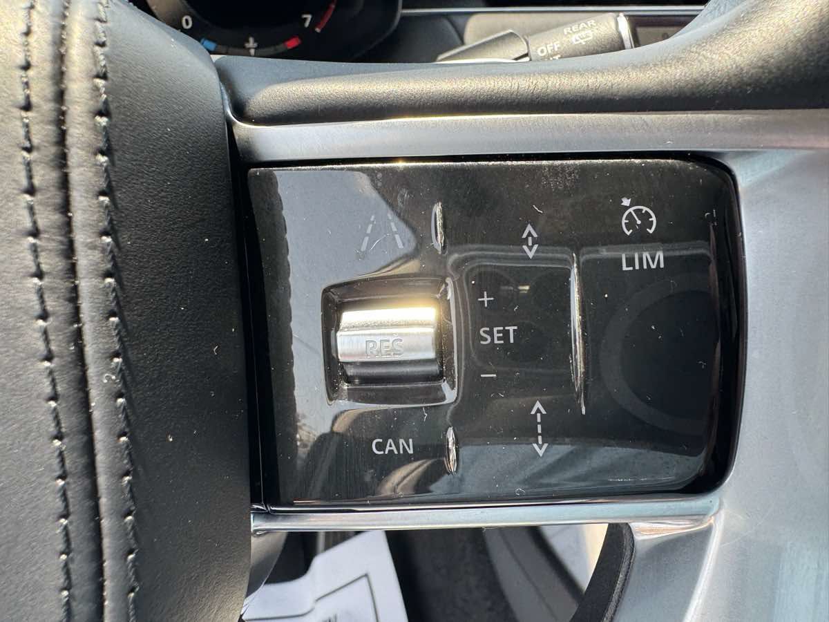 Used 2023 Land Rover Range Rover SE AWD/4WD image 19