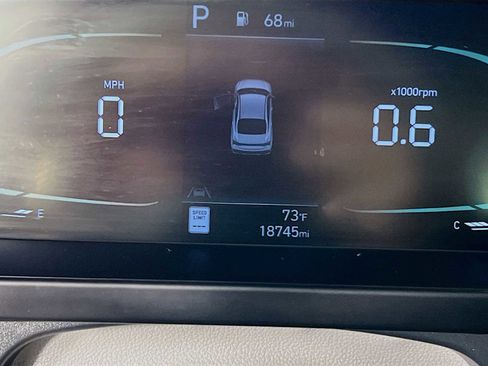 Certified 2025 Hyundai Elantra Sport FWD image 12