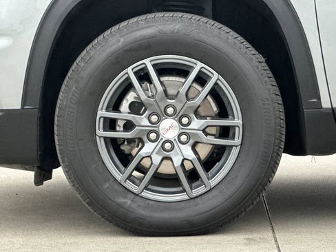 Used 2025 GMC Acadia Elevation image 27