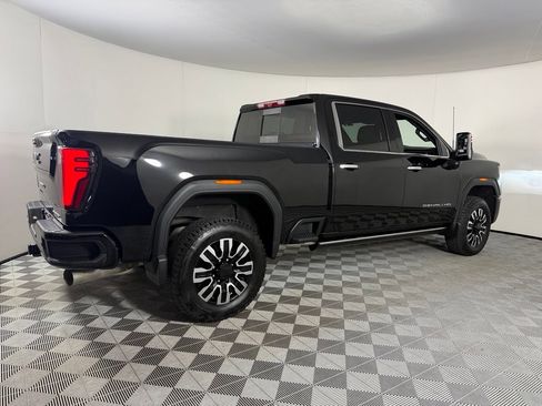 Used 2025 GMC Sierra 2500 Denali Ultimate AWD/4WD image 6