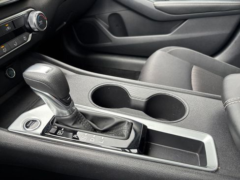 Used 2025 Nissan Altima 2.5 SV image 42