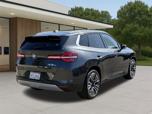 Used 2025 BMW X3 xDrive30i w/ Premium Package image 8