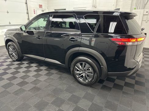 Used 2025 Nissan Pathfinder S AWD/4WD image 7
