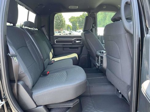 New 2026 RAM 3500 Big Horn AWD/4WD image 17