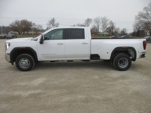 New 2026 GMC Sierra 3500 SLT w/ SLT Convenience Package image 10