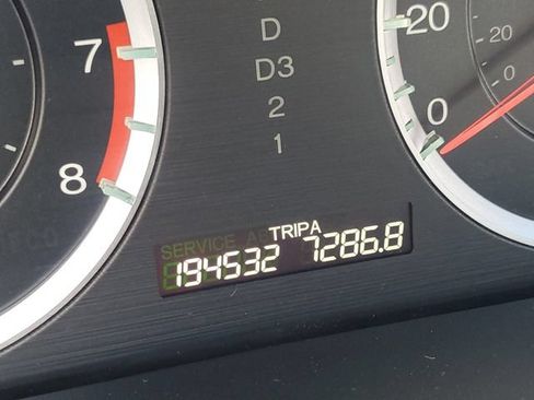 Used 2010 Honda Accord EX-L image 10