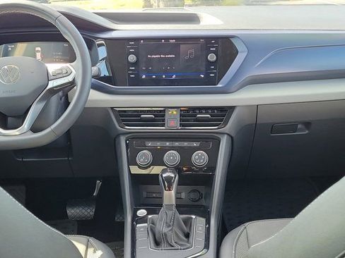 Used 2023 Volkswagen Taos SE image 5