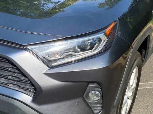 Used 2021 Toyota RAV4 XLE AWD/4WD image 5